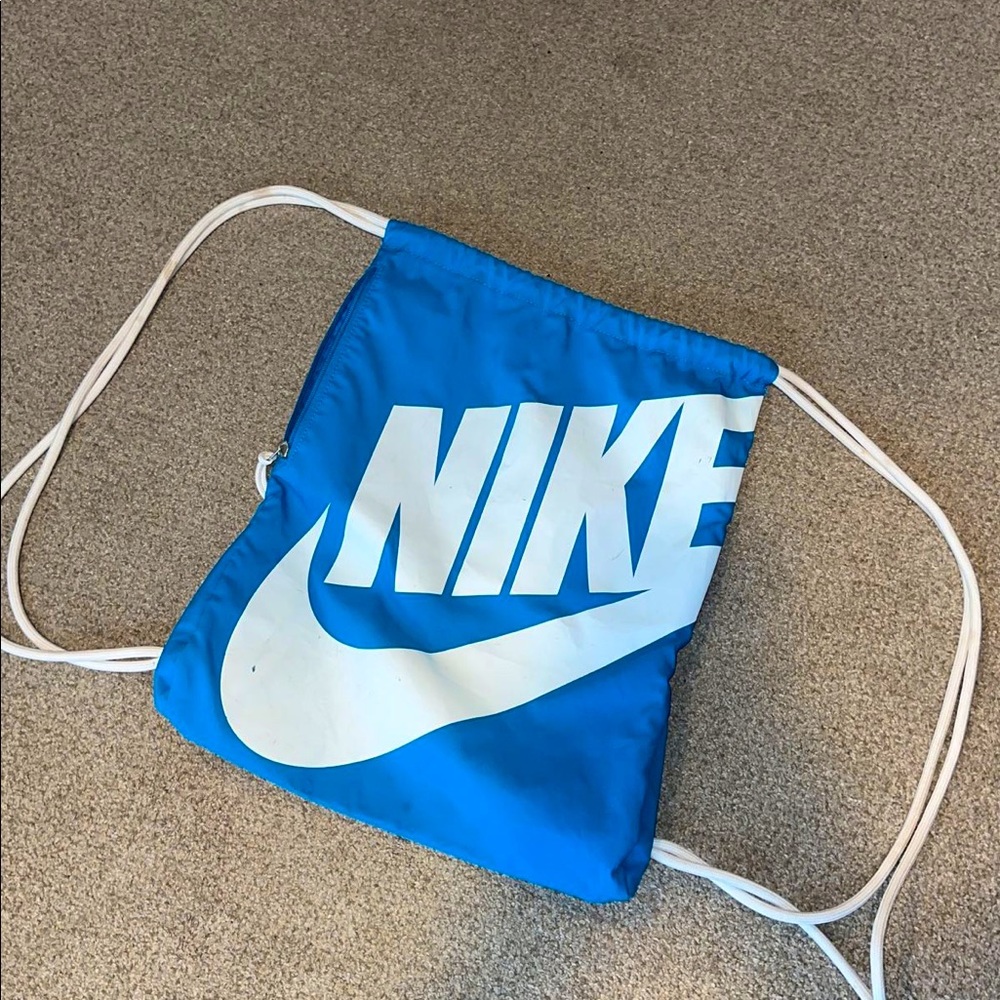 Nike drawstring bag